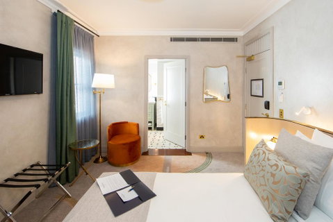 Tattersalls Hotel - ACT Tourism 1