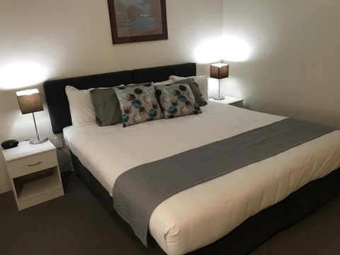 Tea Gardens Motel - ACT Tourism 0