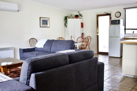 The Apartment - Moyston - ACT Tourism 0