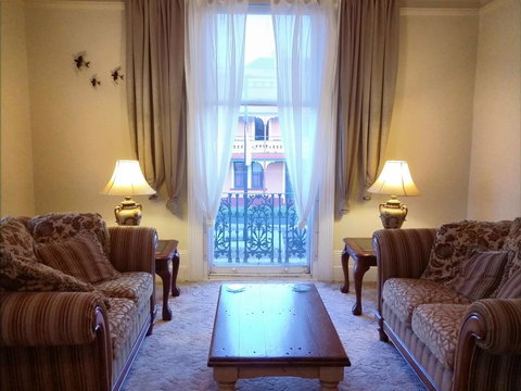 The Bank Guesthouse Glen Innes - ACT Tourism 3