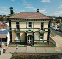 The Bank Guesthouse Glen Innes - ACT Tourism
