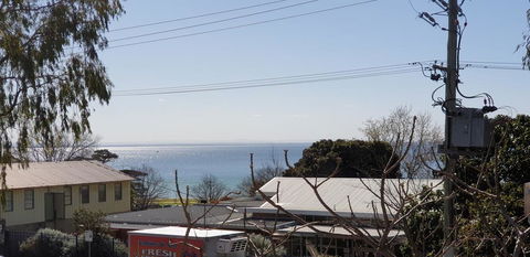 The Bay Apartment - ACT Tourism 0