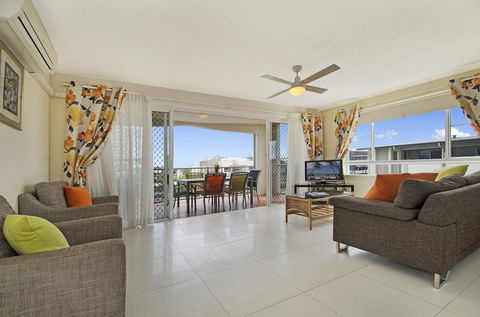 The Beach Houses - ACT Tourism 1