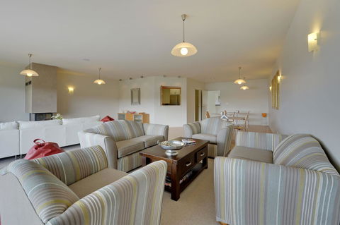 The Cove Kettering - ACT Tourism 15