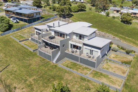The Cove Kettering - ACT Tourism 1