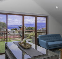 South Arm Luxury Loft - ACT Tourism