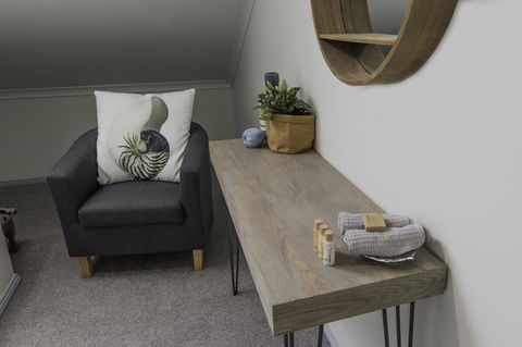 South Arm Luxury Loft - ACT Tourism 5