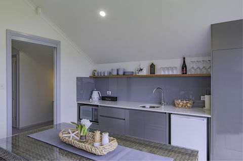 South Arm Luxury Loft - ACT Tourism 2