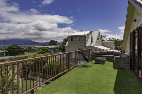South Arm Luxury Loft - ACT Tourism 6
