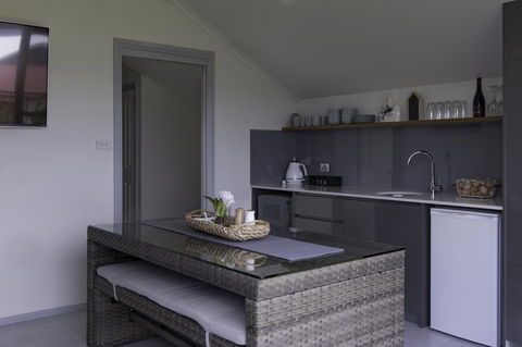 South Arm Luxury Loft - ACT Tourism 13