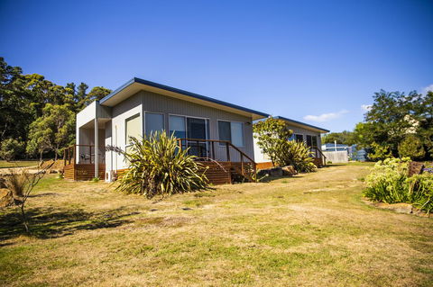 Little Norfolk Bay Events And Chalets - ACT Tourism 1