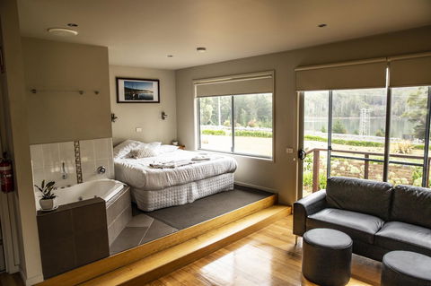 Little Norfolk Bay Events And Chalets - ACT Tourism 2