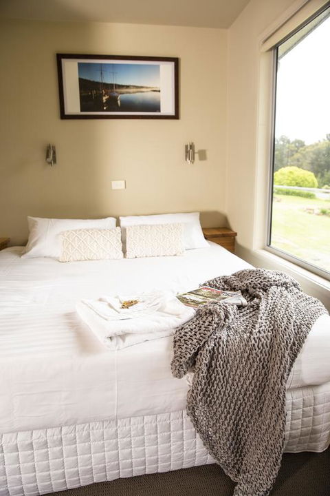 Little Norfolk Bay Events And Chalets - ACT Tourism 7