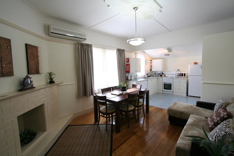 Moonah Central Apartments - ACT Tourism 40