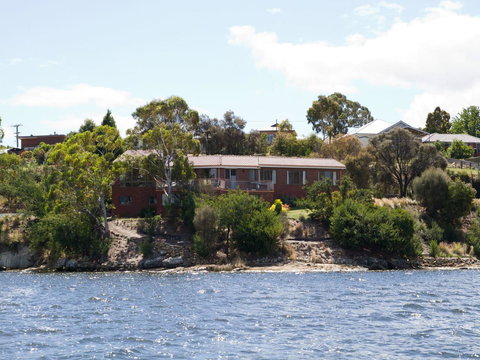 Derwent Retreat - ACT Tourism 28