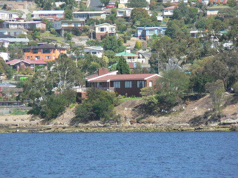 Derwent Retreat - ACT Tourism 27