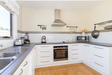 Catherine Lodge Farm Gate Cottages - ACT Tourism 1