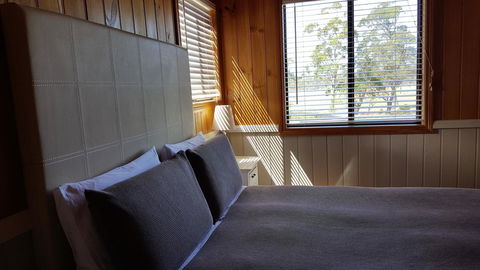 Hazelcreek Cottages - ACT Tourism 20