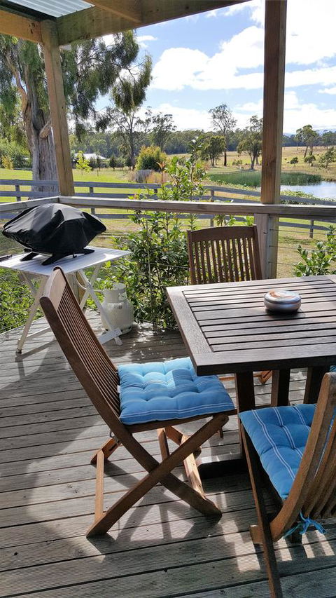 Hazelcreek Cottages - ACT Tourism 14