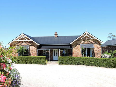 Hazelcreek Cottages - ACT Tourism 23