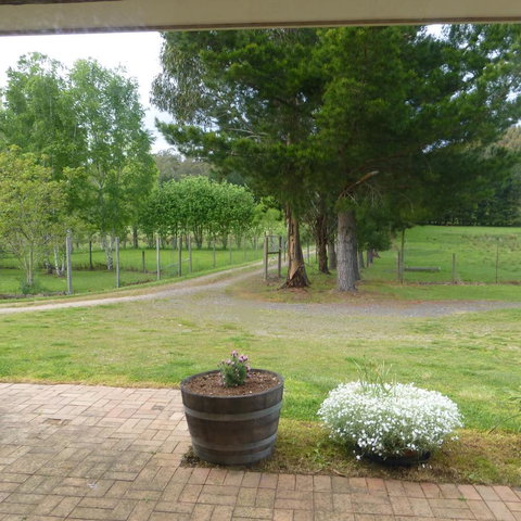 Quamby Pines Chalet - ACT Tourism 24