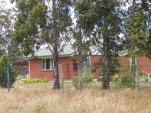 Quamby Pines Chalet - ACT Tourism 21