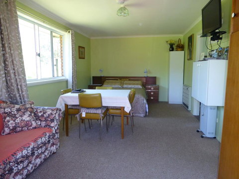 Quamby Pines Chalet - ACT Tourism 27