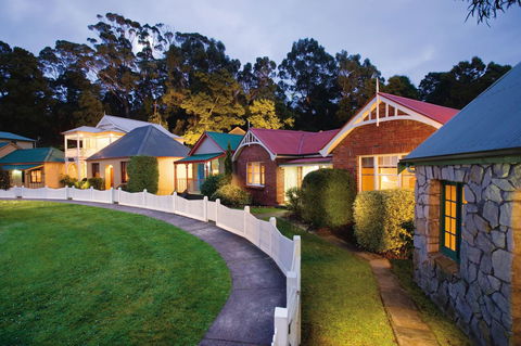 Strahan Village - ACT Tourism 9