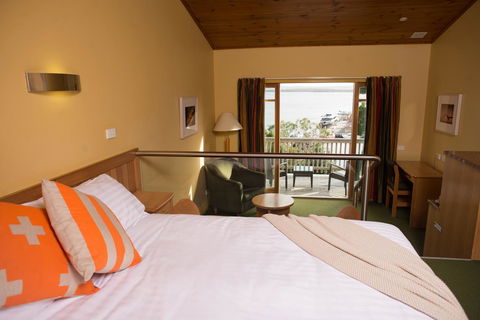 Strahan Village - ACT Tourism 15