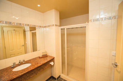 Strahan Village - ACT Tourism 39