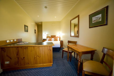 Strahan Village - ACT Tourism 32