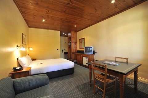 Strahan Village - ACT Tourism 35