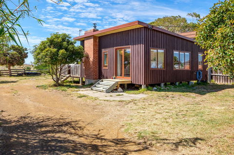 Aqua Beachfront! - ACT Tourism 15