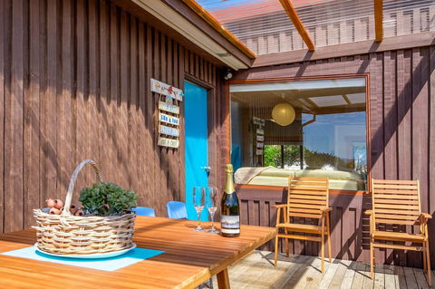 Aqua Beachfront! - ACT Tourism 1