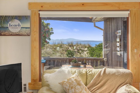 Aqua Beachfront! - ACT Tourism 10