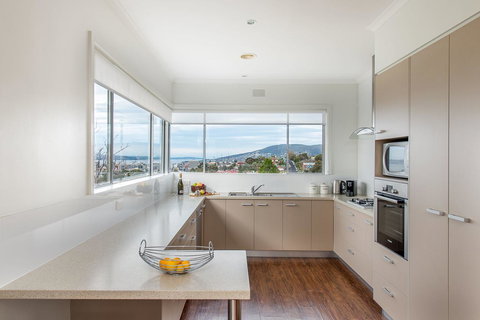 City Lights - ACT Tourism 8