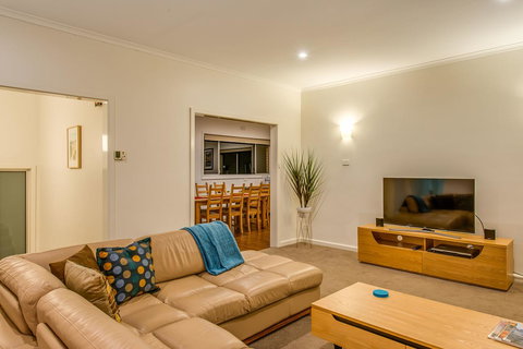 City Lights - ACT Tourism 6