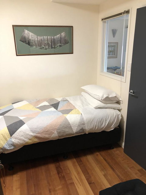 Beachside Taroona With Spa - ACT Tourism 13