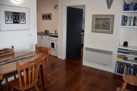 Beachside Taroona With Spa - ACT Tourism 8