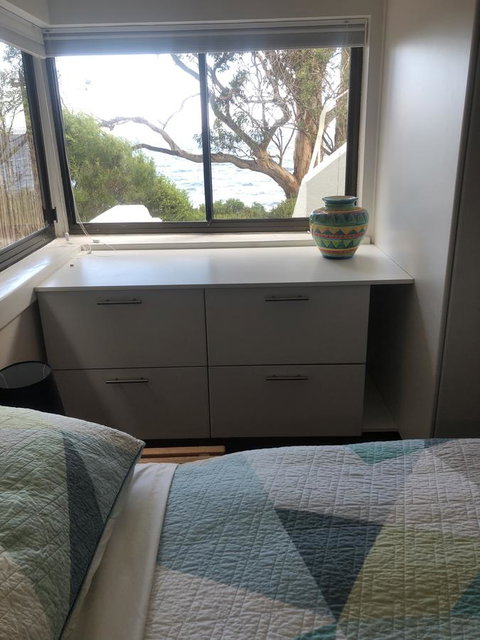 Beachside Taroona With Spa - ACT Tourism 1