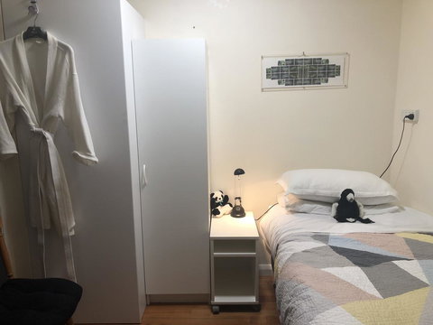 Beachside Taroona With Spa - ACT Tourism 3