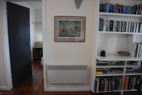 Beachside Taroona With Spa - ACT Tourism 11