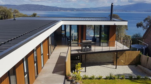 Blessington Beach Retreat - ACT Tourism 1