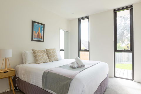 Blessington Beach Retreat - ACT Tourism 12