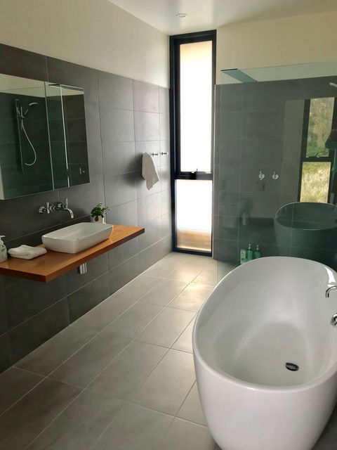 Blessington Beach Retreat - ACT Tourism 19