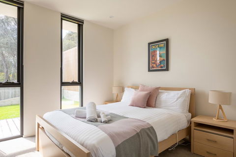 Blessington Beach Retreat - ACT Tourism 16