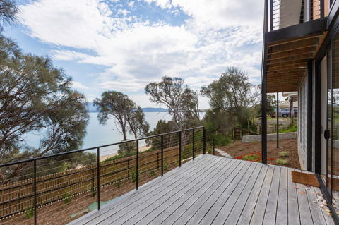 Blessington Beach Retreat - ACT Tourism 34