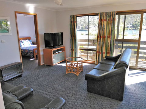 Orford Prosser Holiday Units - ACT Tourism 21
