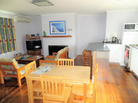 Orford Prosser Holiday Units - ACT Tourism 22