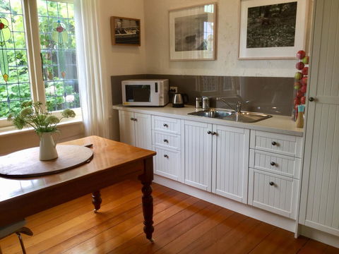 Sandy Bay Cottage - ACT Tourism 0